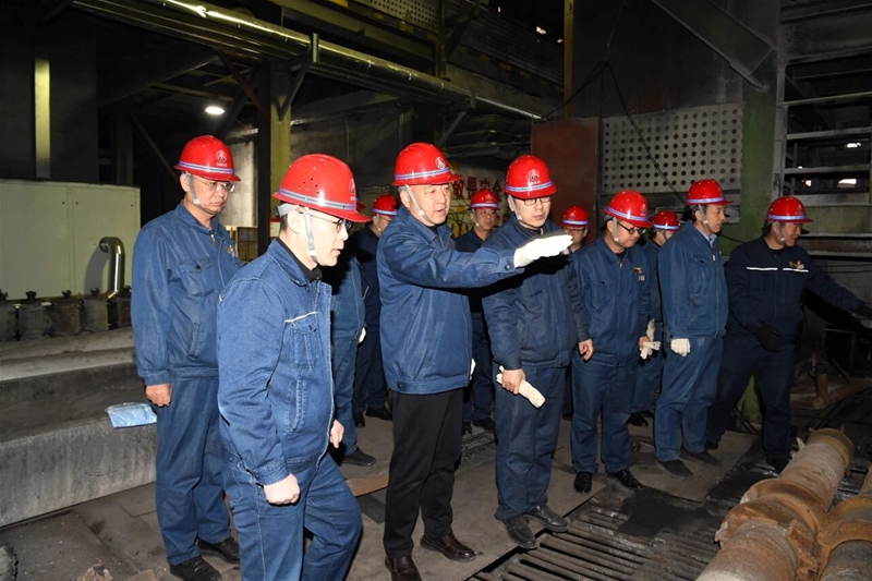 杜东兴督导调研圆坯革新出产名目